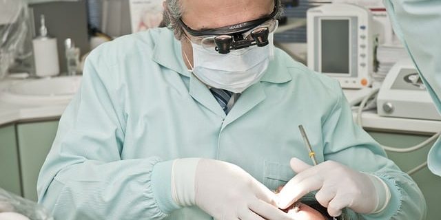 doctor stomatolog bun Cand cauti un cabinet stomatologic in Bucuresti si nu stii ce sa alegi doctor stomatolog bun Carie dentara Cubic Dent Bucuresti sector 2