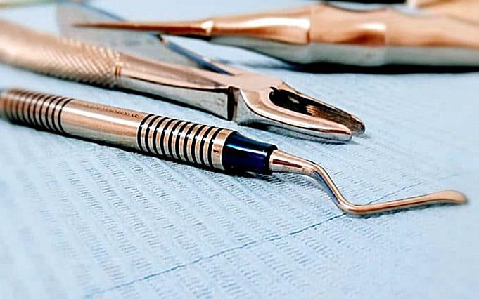 Chirurgie dentara Extractie chirurgie dento alveolara concentrate cabinet stomatologic CUBIC
