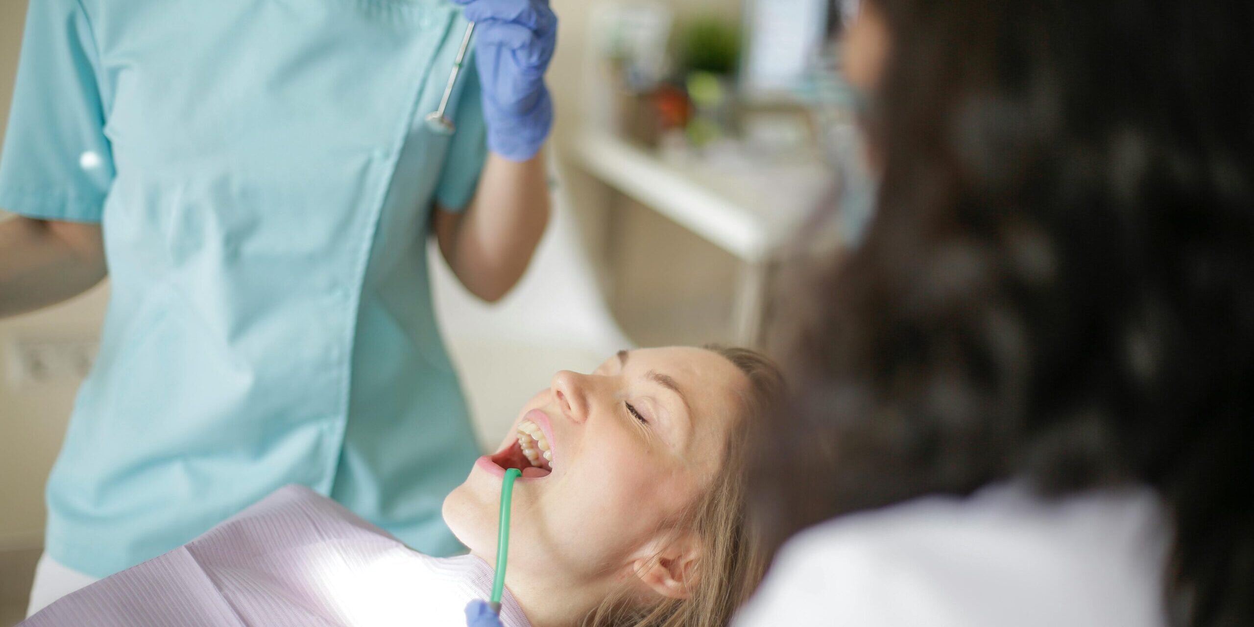 Cât rezistă un implant dentar? Cât rezistă un implant dentar?